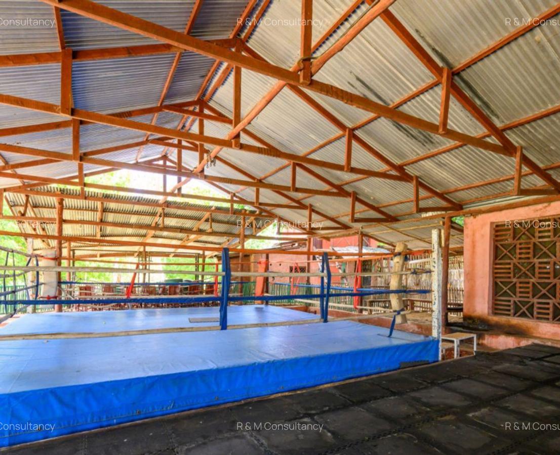 5 Bed House with En Suite in Watamu - 15