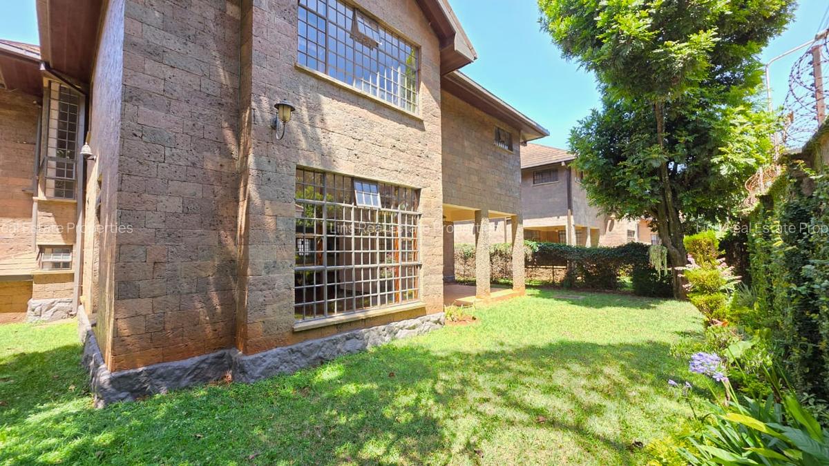 4 Bed Townhouse with En Suite in Spring Valley - 10