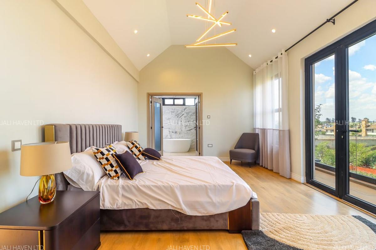 5 Bed Villa with En Suite in Runda - 11