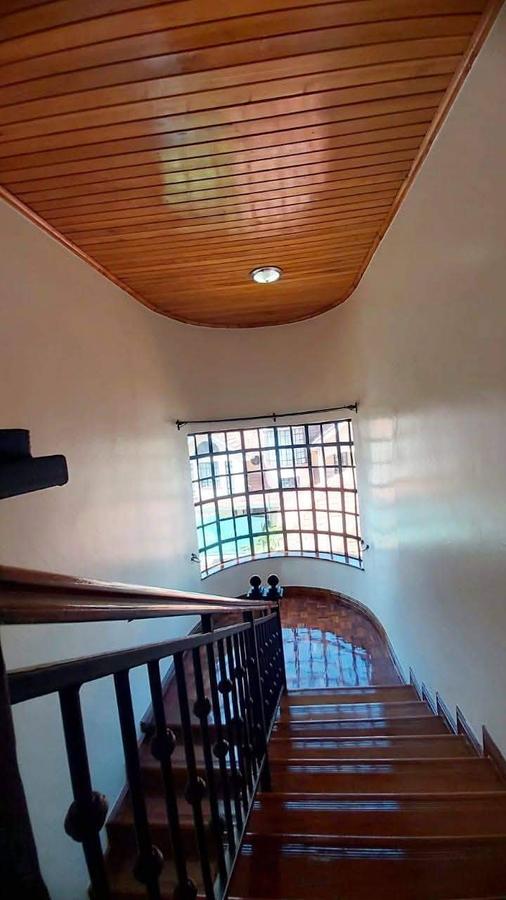 5 Bed Townhouse with En Suite at Lavington - 17