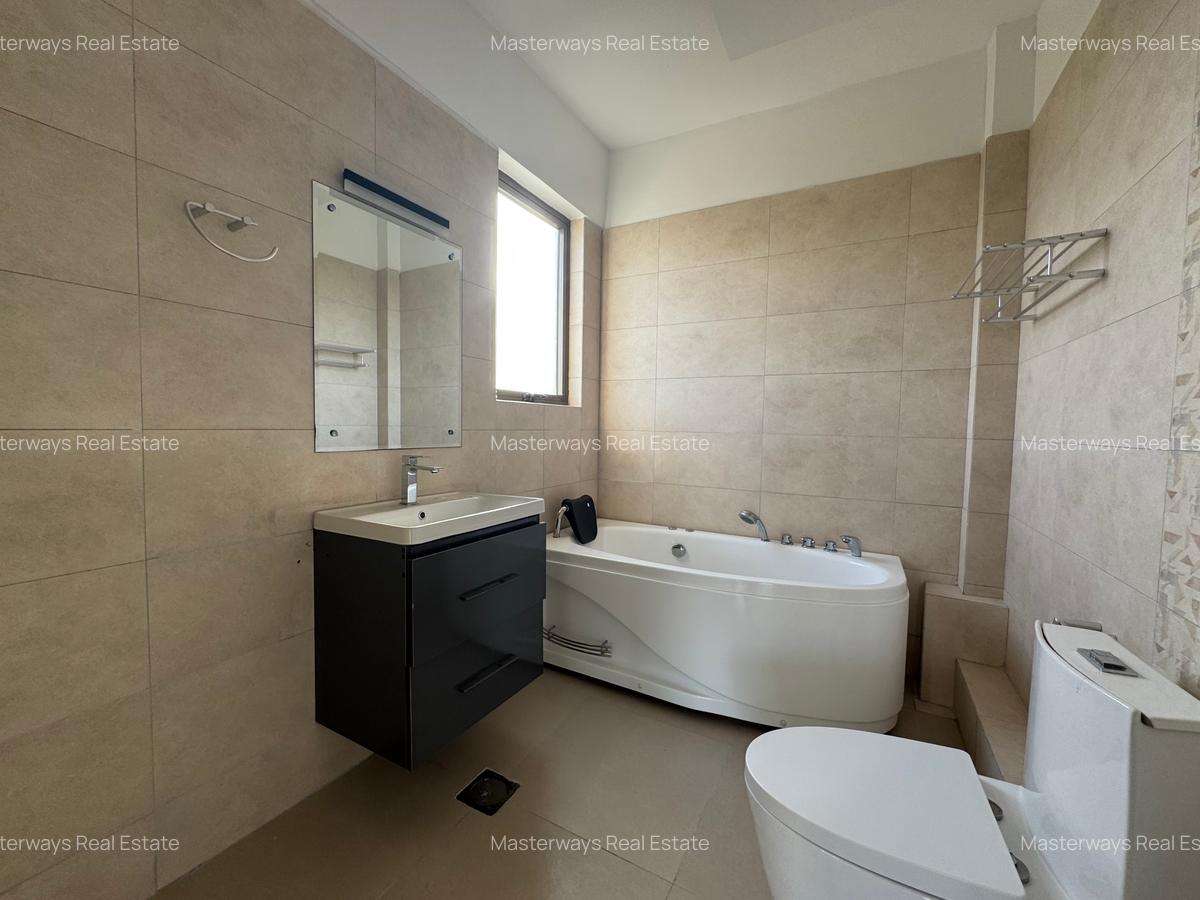 4 Bed Apartment with En Suite in Lavington - 17