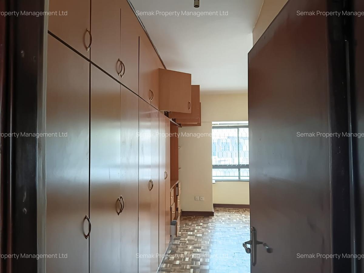 3 Bed Apartment with En Suite in Westlands Area - 10