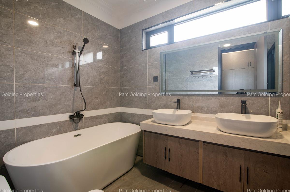 Furnished 4 Bed Apartment with En Suite in Kileleshwa - 3