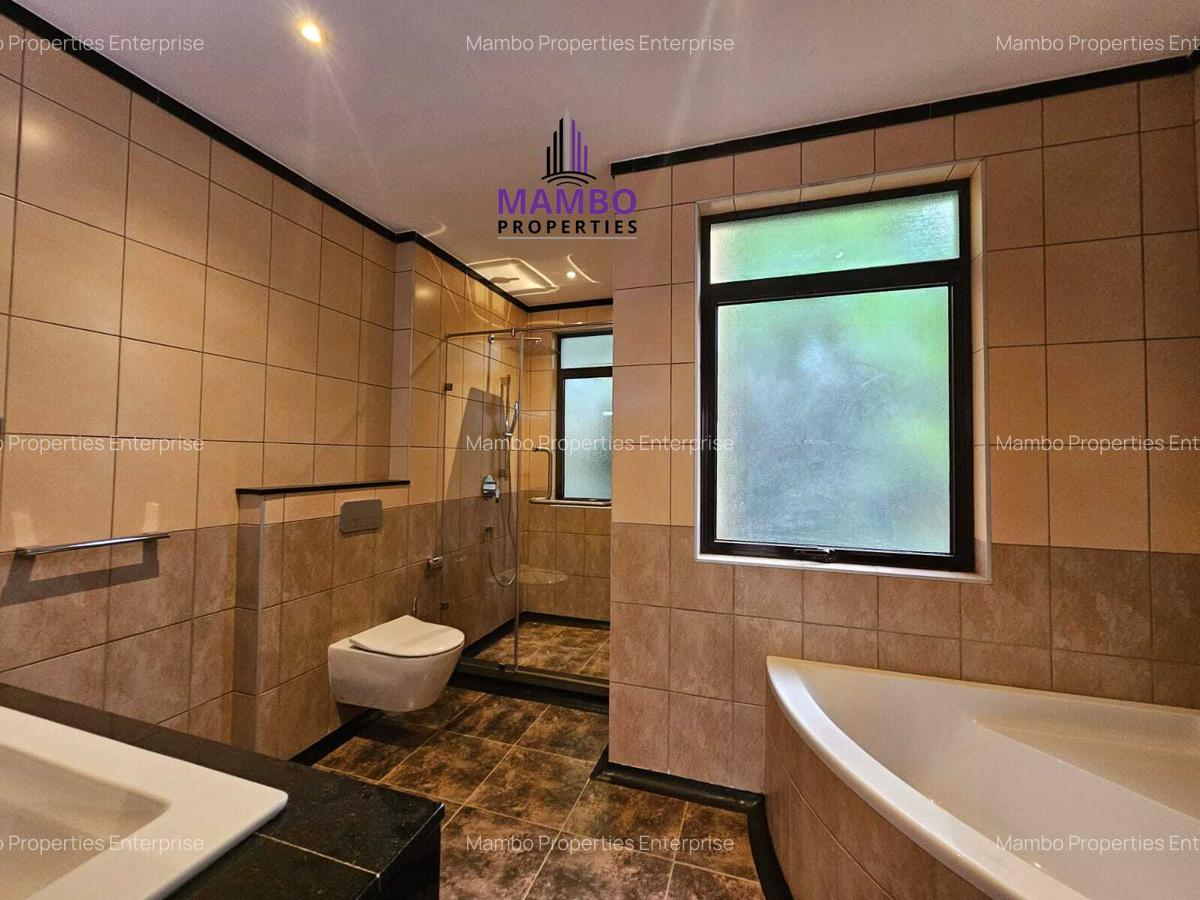 5 Bed Townhouse with En Suite at Lavington - 10