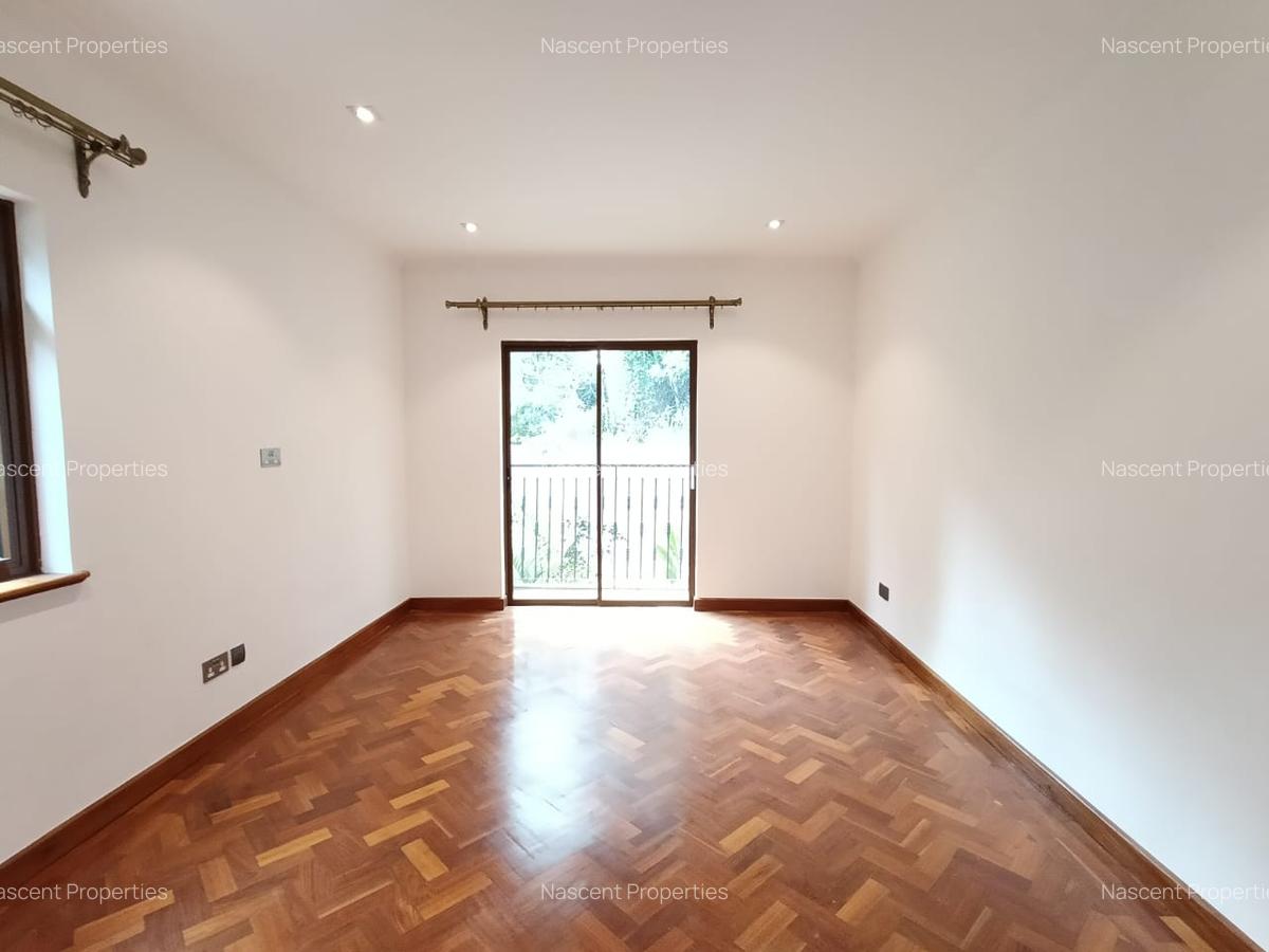 5 Bed Villa with En Suite in Lavington - 4