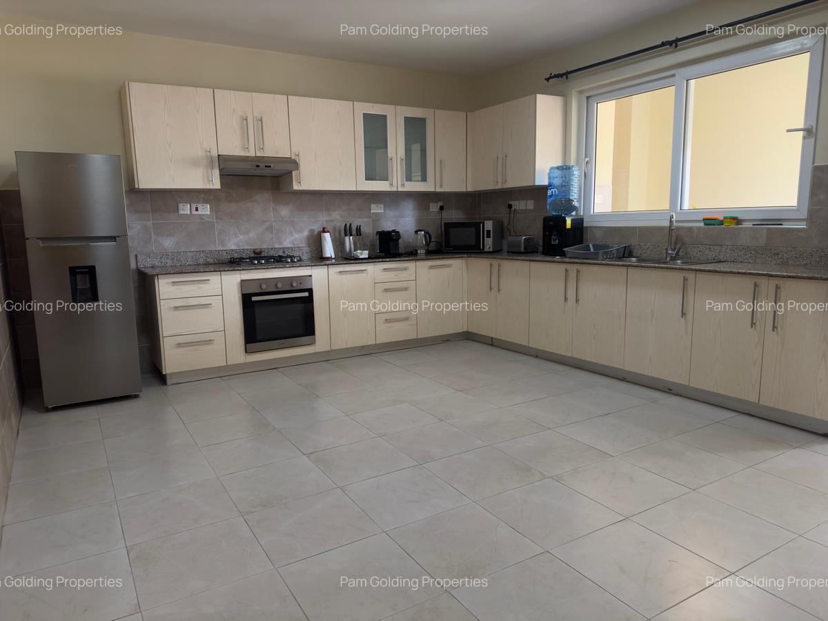 Serviced 3 Bed Apartment with En Suite at Rhapta Road - 6