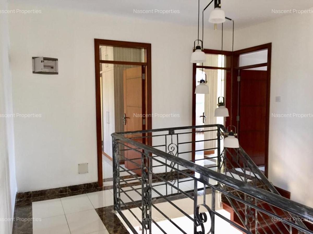 5 Bed Townhouse with En Suite in Kitisuru - 12