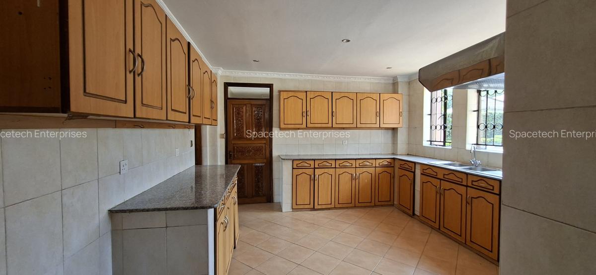 4 Bed House with En Suite in Runda - 13