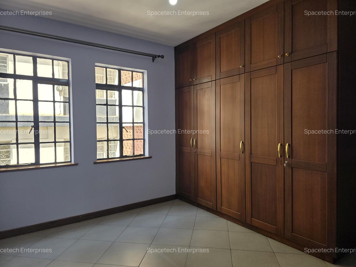 3 Bed Apartment with Backup Generator in Kilimani - 17