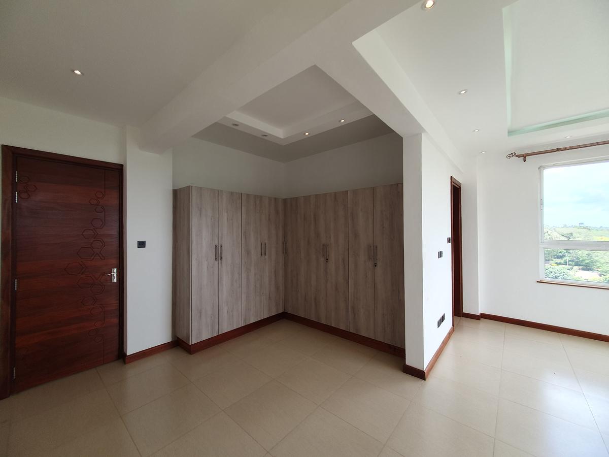 4 Bed Apartment with En Suite in General Mathenge - 16