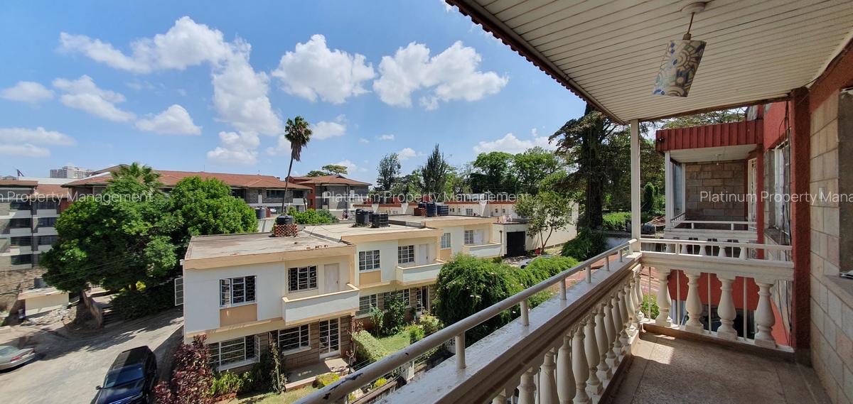 3 Bed Apartment with En Suite at Forest Lane - 18