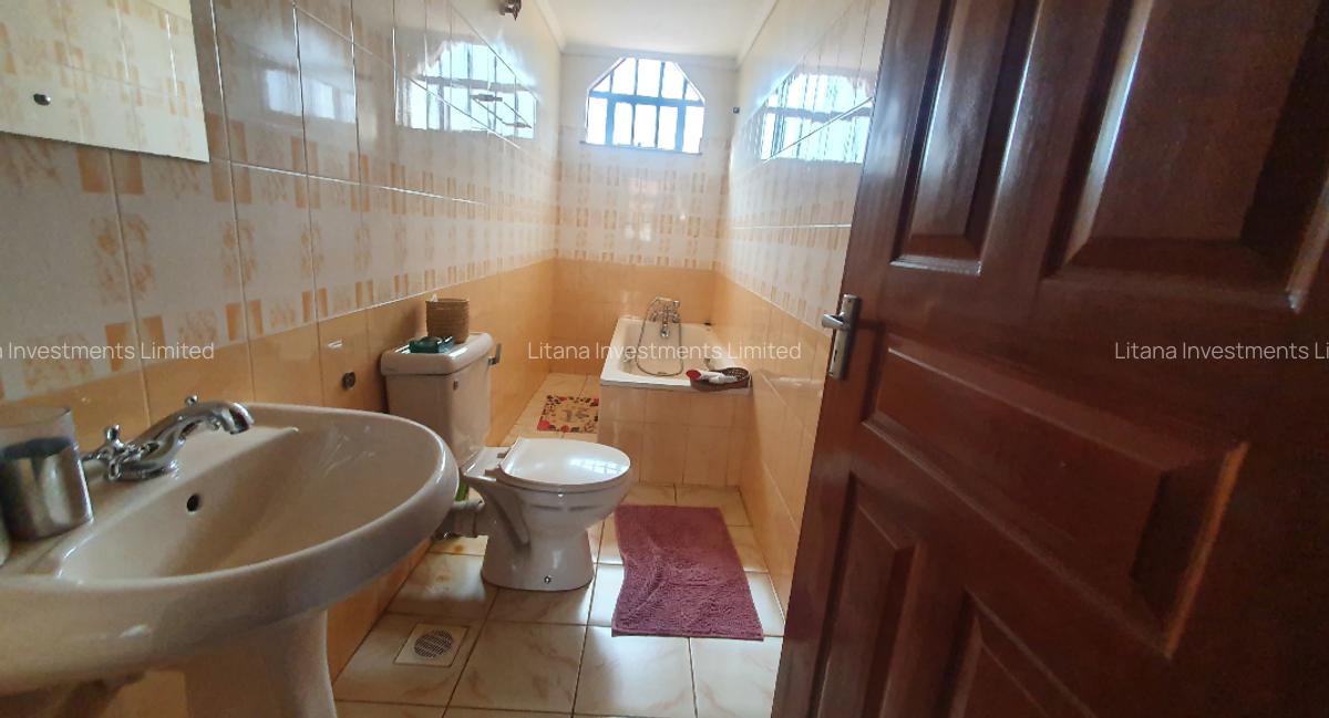 5 Bed House with En Suite at Old Runda - 9