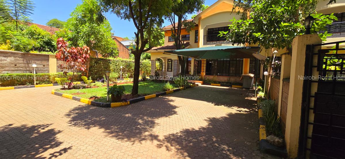 4 Bed Townhouse with En Suite at Off Convent Drive - 16