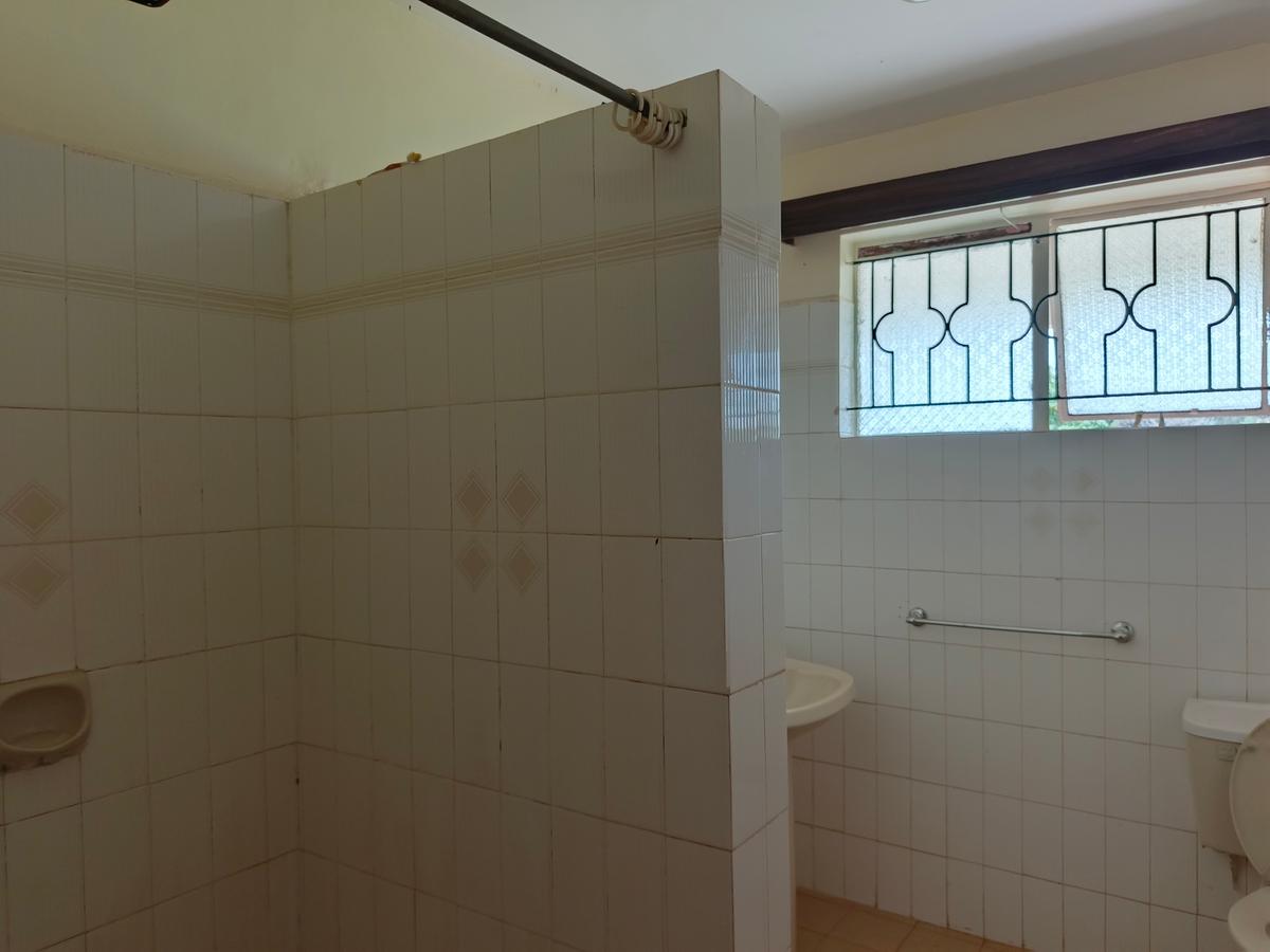 5 Bed House with En Suite in Gigiri - 12