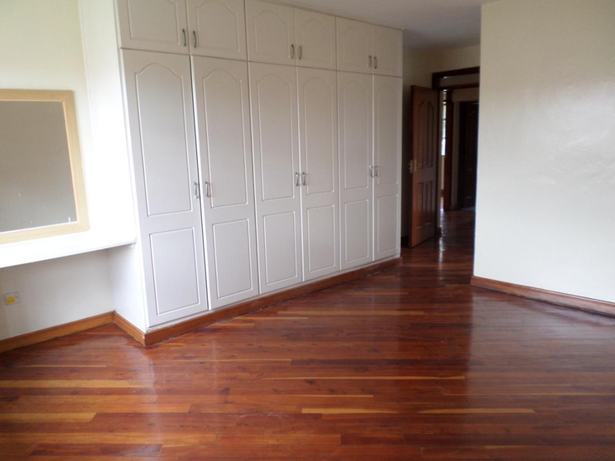 3 Bed Apartment with En Suite at Kilimani - 4