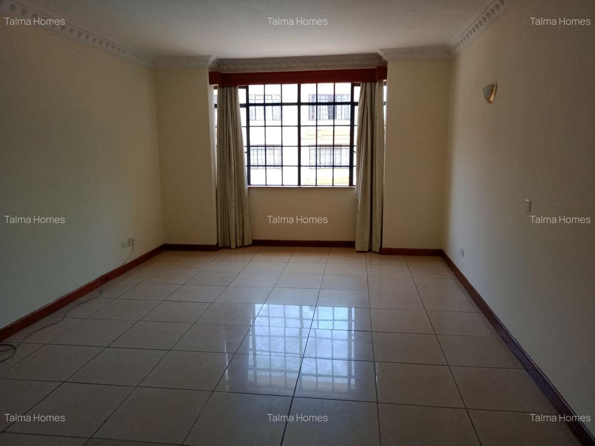 3 Bed Apartment with En Suite at Brookside - 7