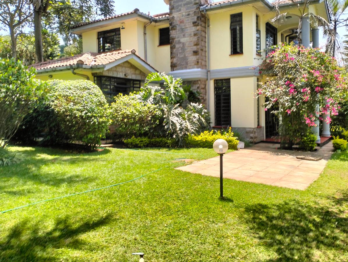 5 Bed Townhouse with En Suite in Nyari - 1