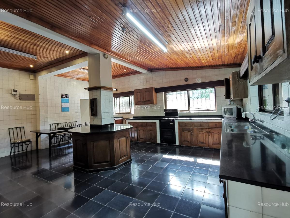 4 Bed Townhouse with En Suite at Spring Valley - 11