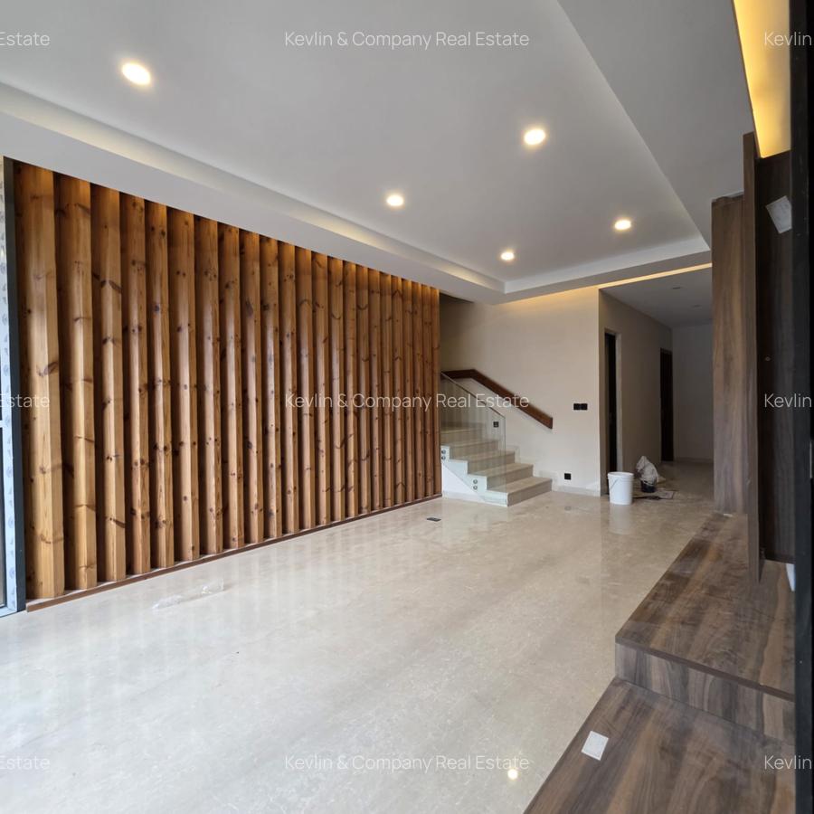 5 Bed Townhouse with En Suite in Westlands Area - 8