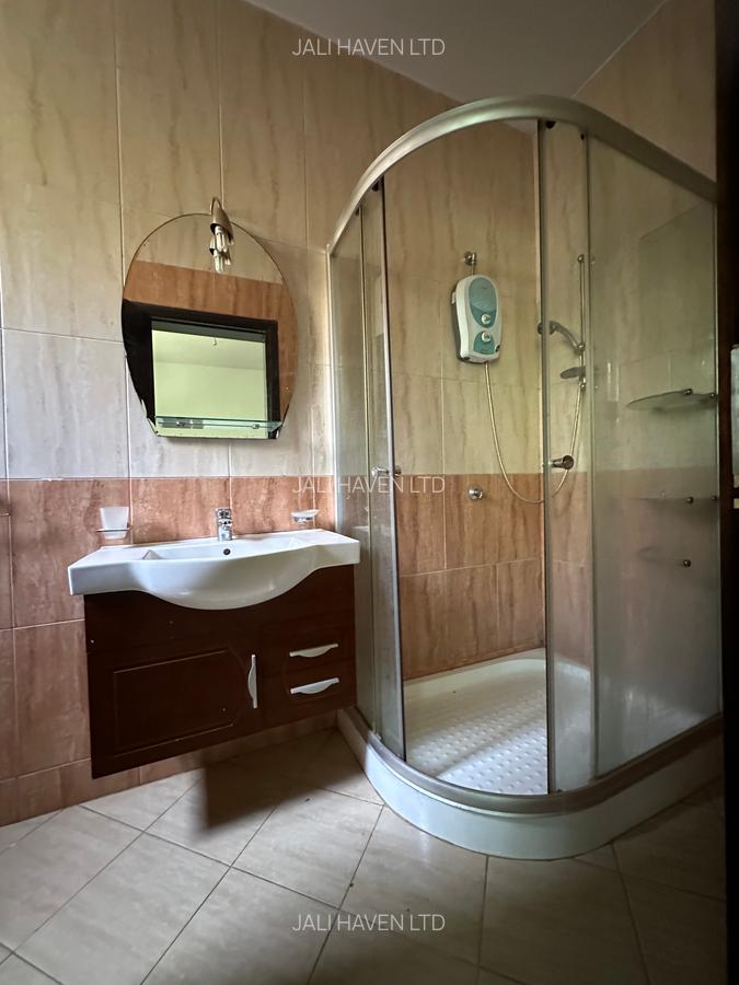 5 Bed Villa with En Suite in Lavington - 18