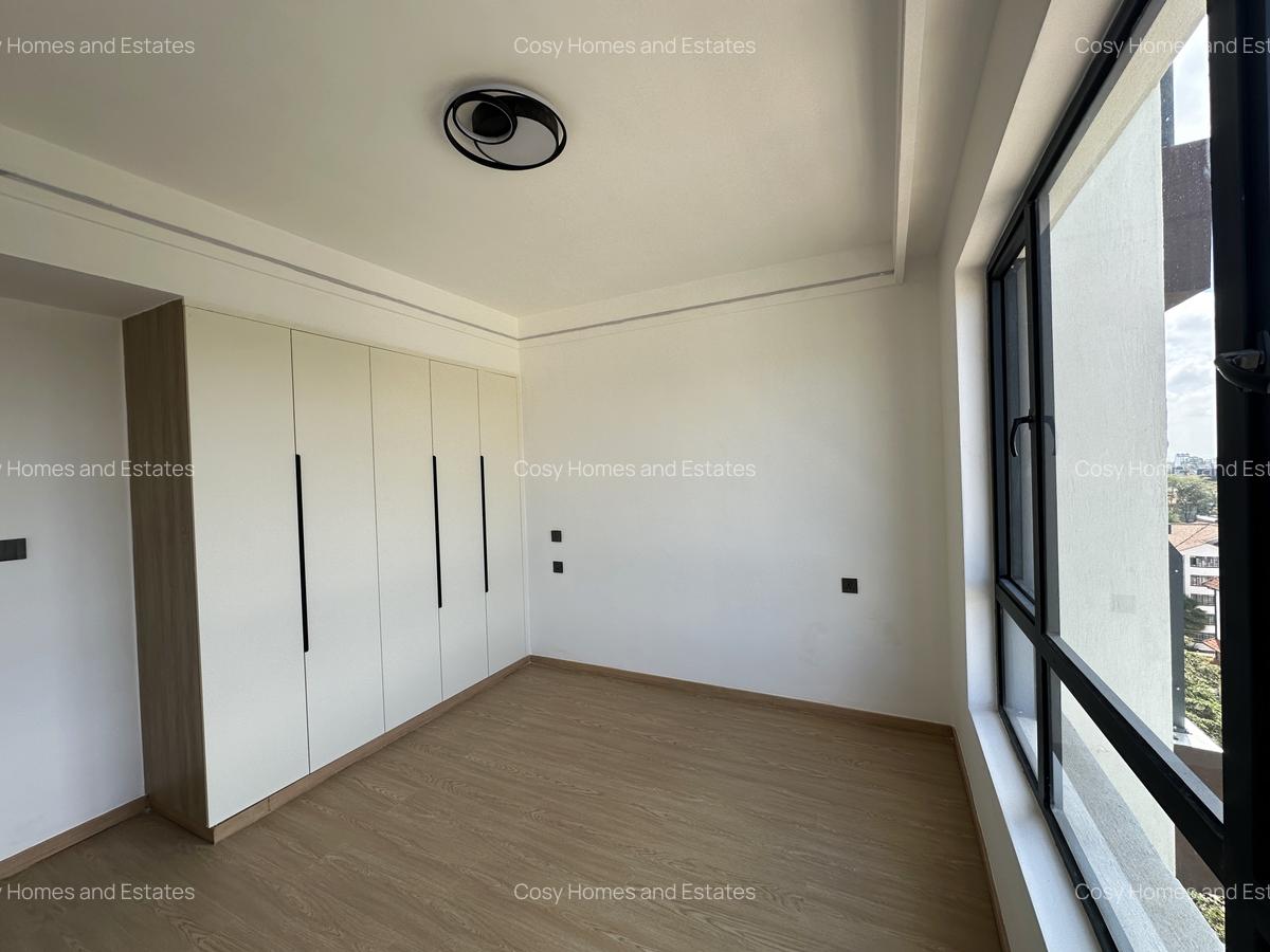 3 Bed Apartment with En Suite at Lavington - 12