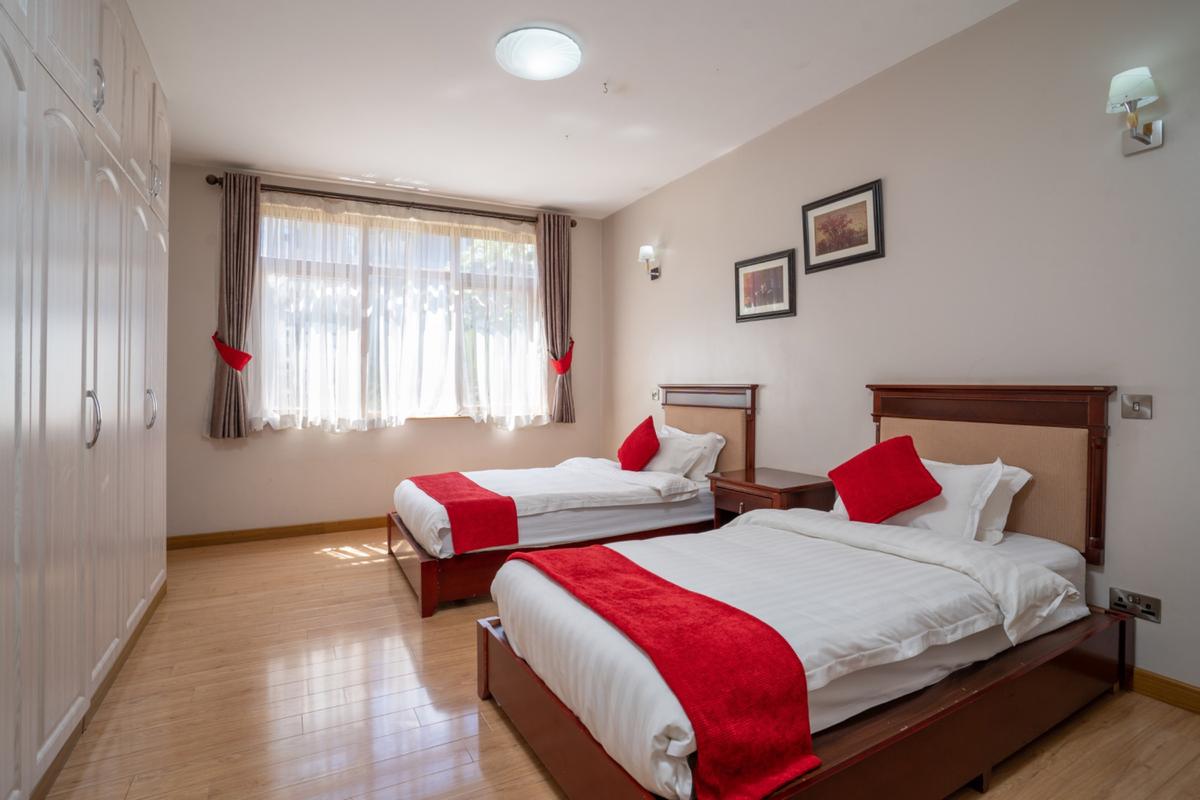 3 Bed Apartment with En Suite in Westlands Area - 2