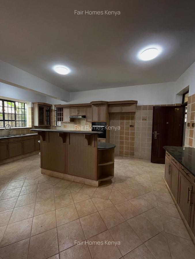 5 Bed Townhouse with En Suite at Lavington Green - 16