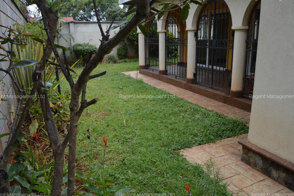 4 Bed Townhouse with En Suite at Palm Spring Gardens - 19