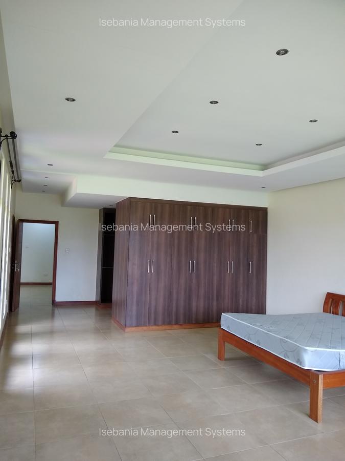 5 Bed House with En Suite at Glory Road - 14