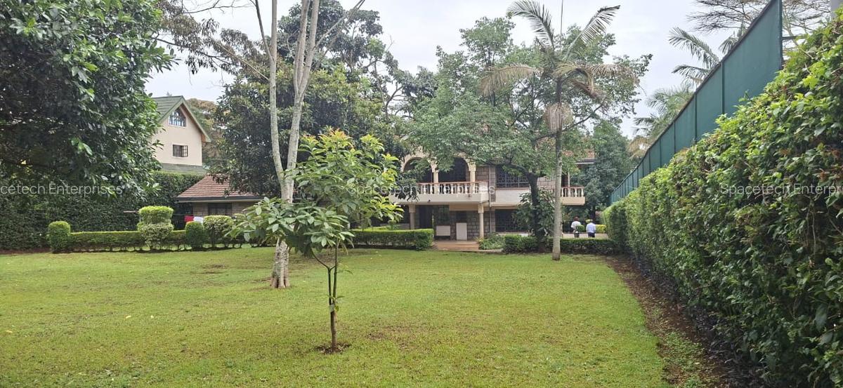 5 Bed House with En Suite in Runda - 3