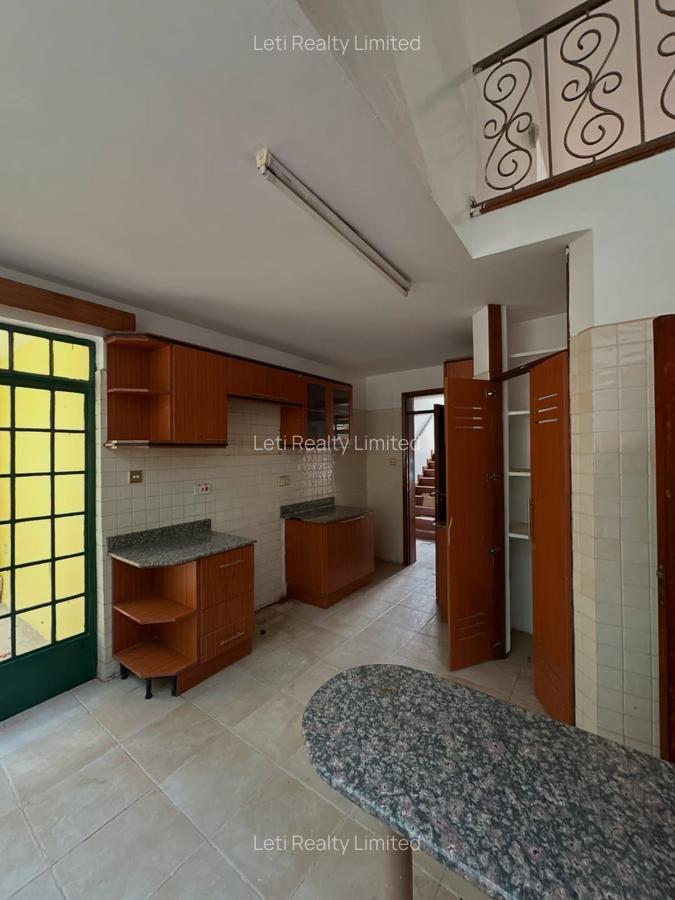 4 Bed Townhouse with En Suite in Kileleshwa - 8