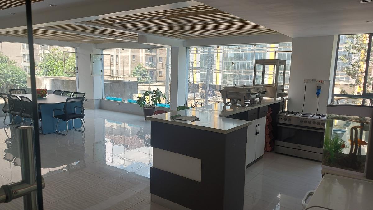 3 Bed Apartment with En Suite at Wood Avenue - 10