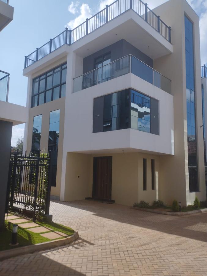 5 Bed Townhouse with En Suite in Lavington - 2