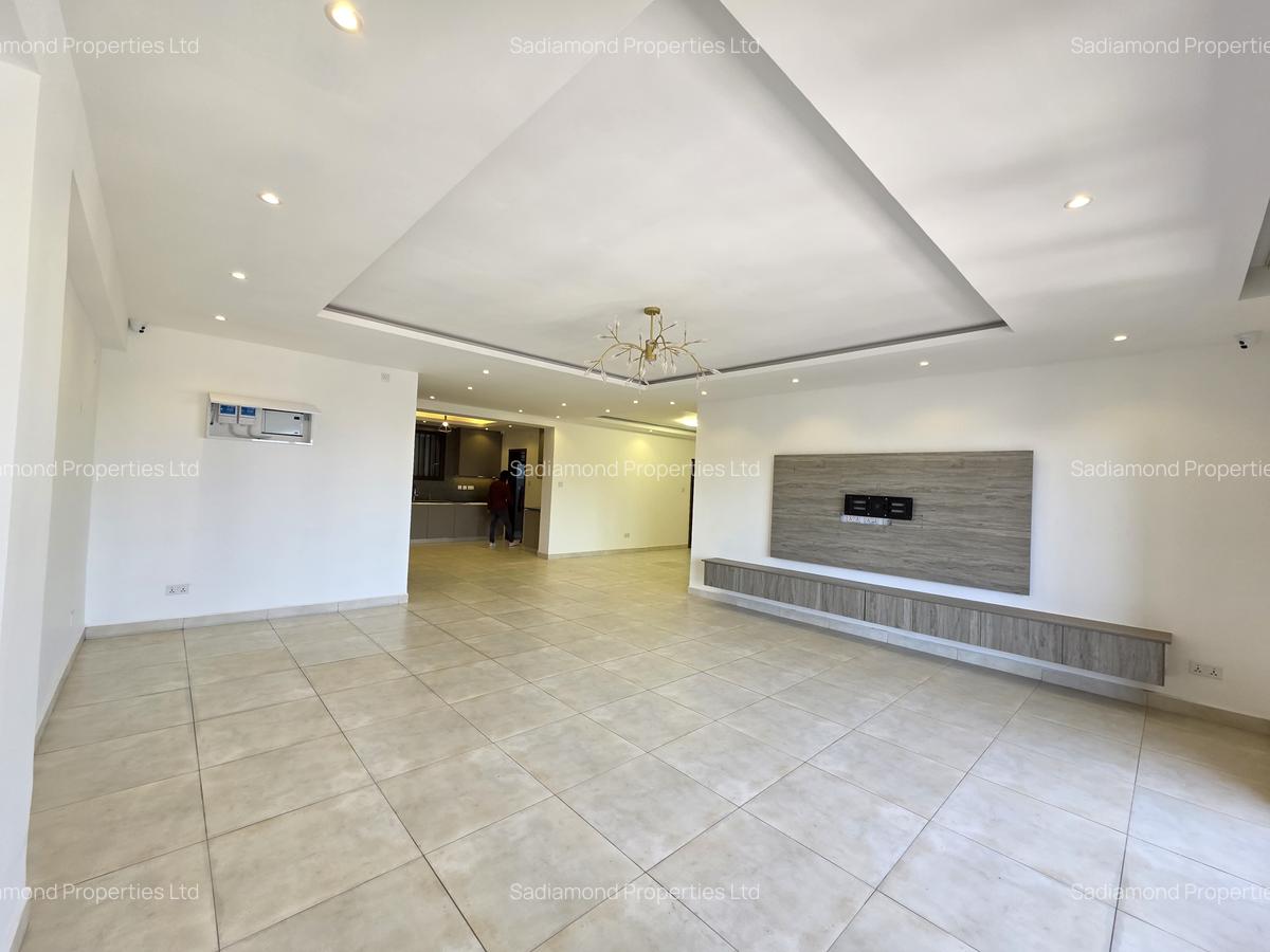 3 Bed Apartment with En Suite in Parklands - 3