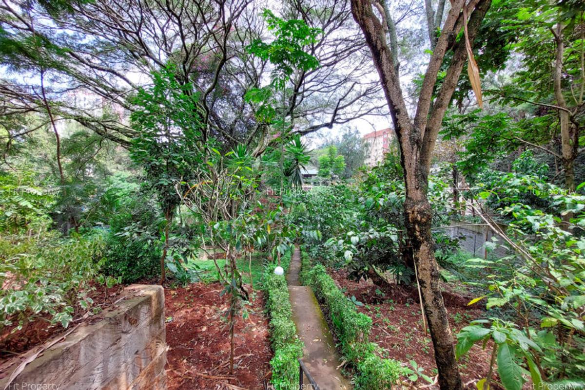 5 Bed House with En Suite in Muthaiga - 16