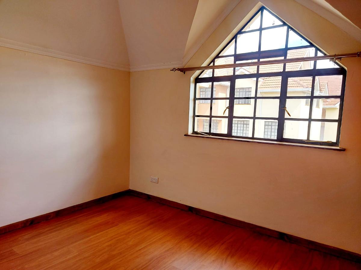 4 Bed Apartment with En Suite at Fourways Junction Estate - 10