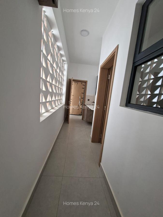 3 Bed Apartment in Brookside - 12