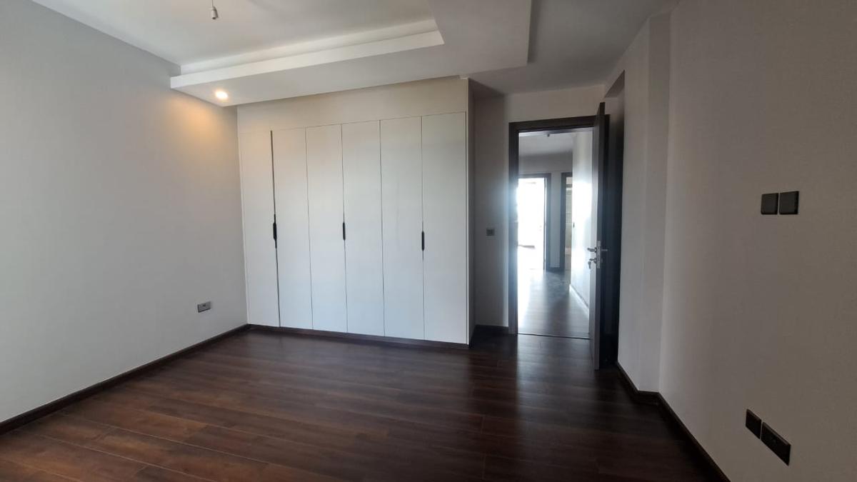 3 Bed Apartment with En Suite at Brookside Grove - 14