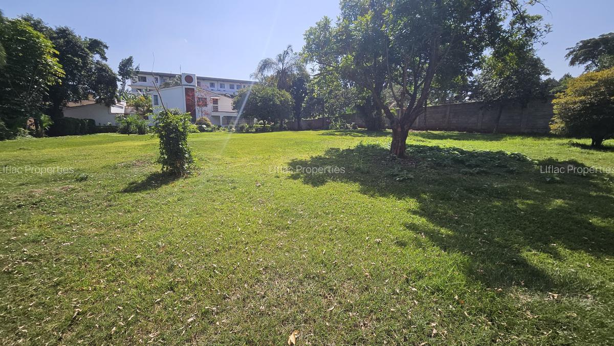 4 Bed House with En Suite in Runda - 2