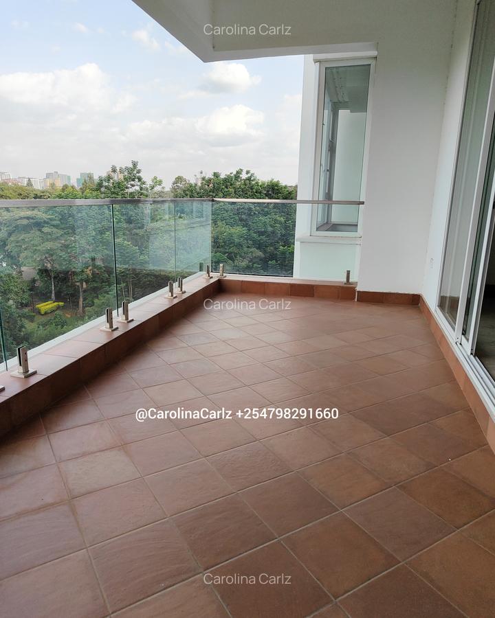 3 Bed Apartment with En Suite at City Park Drive - 11