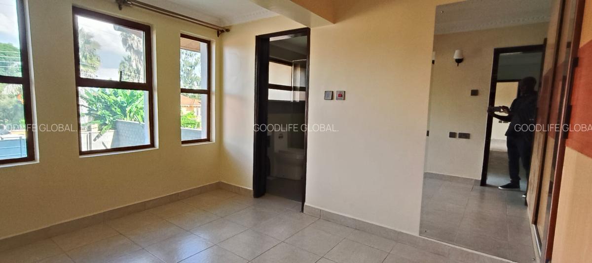 5 Bed House with En Suite at New Kitisuru - 12
