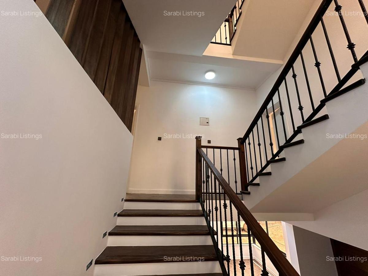 4 Bed Townhouse with En Suite in Lavington - 10