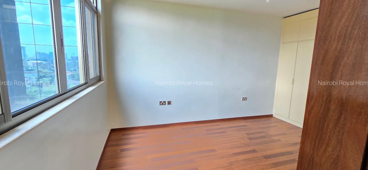 4 Bed Apartment with En Suite at 6Th Parklands - 18