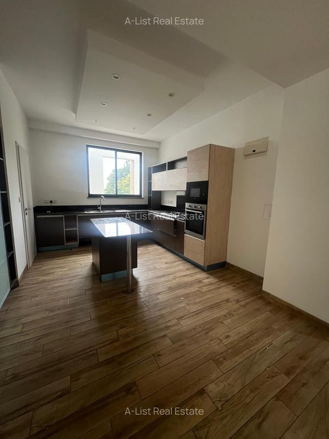 3 Bed Apartment with En Suite at Riverside Lane - 18