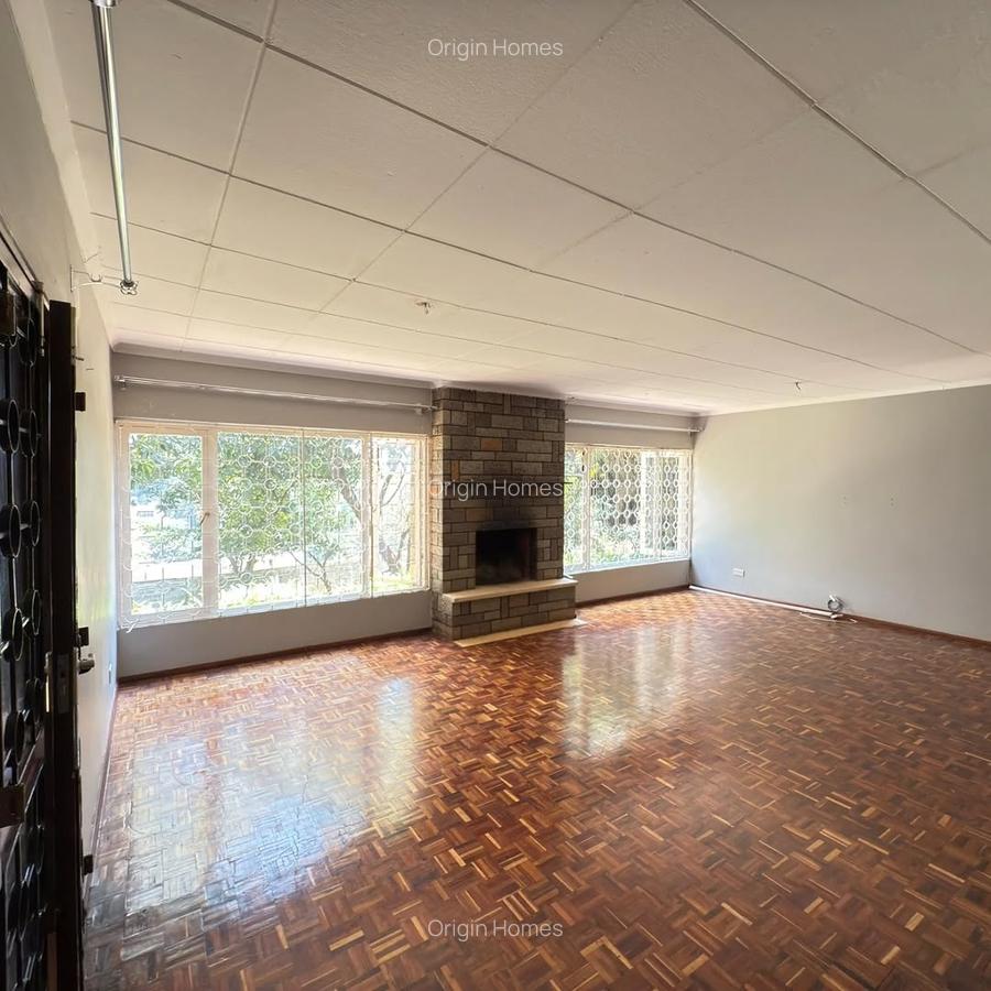 4 Bed House with En Suite at Kyuna - 7