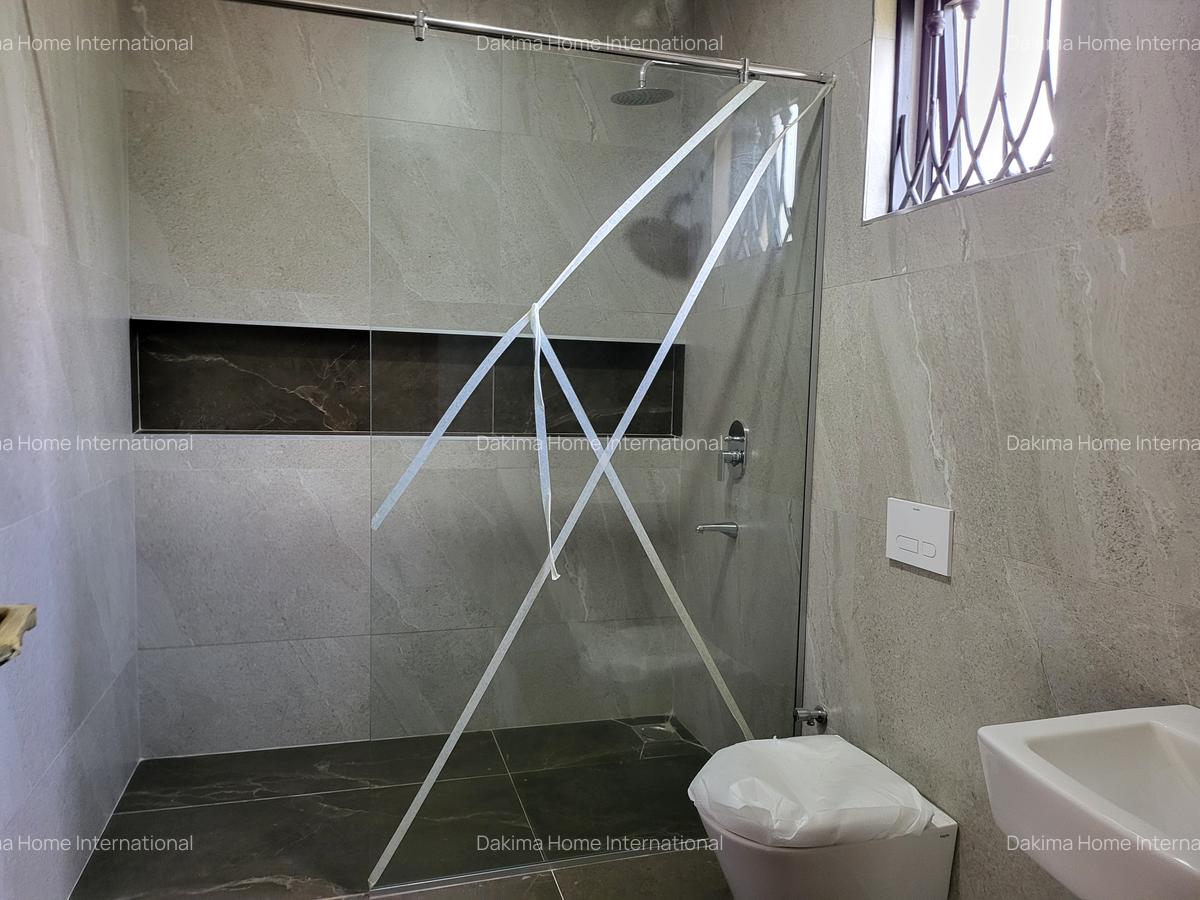 5 Bed House with En Suite in Loresho - 5