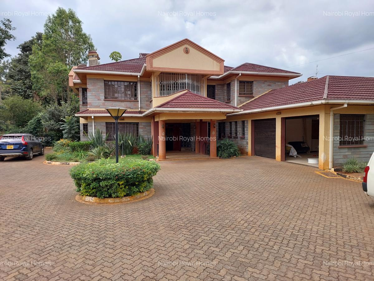 6 Bed House with En Suite at Flem Tree - 3