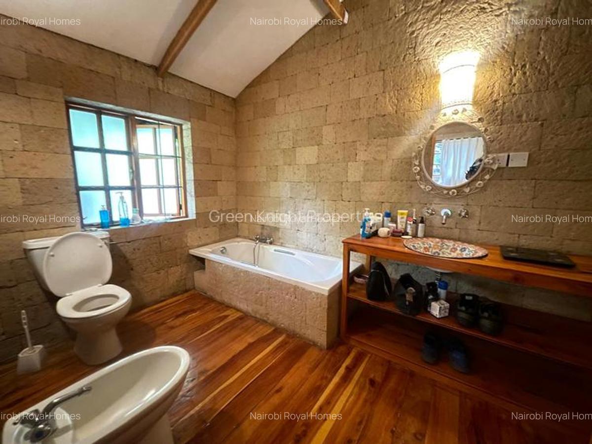 2 Bed Apartment with Swimming Pool at Valley Arcade - 6