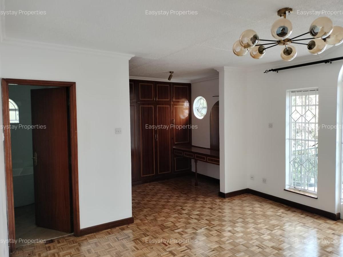 4 Bed Townhouse with En Suite in Lavington - 7