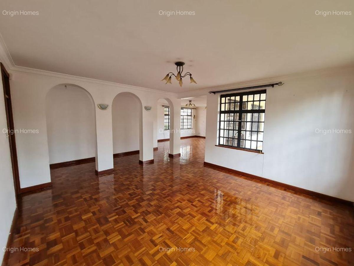 4 Bed Townhouse with En Suite at Lavington - 3